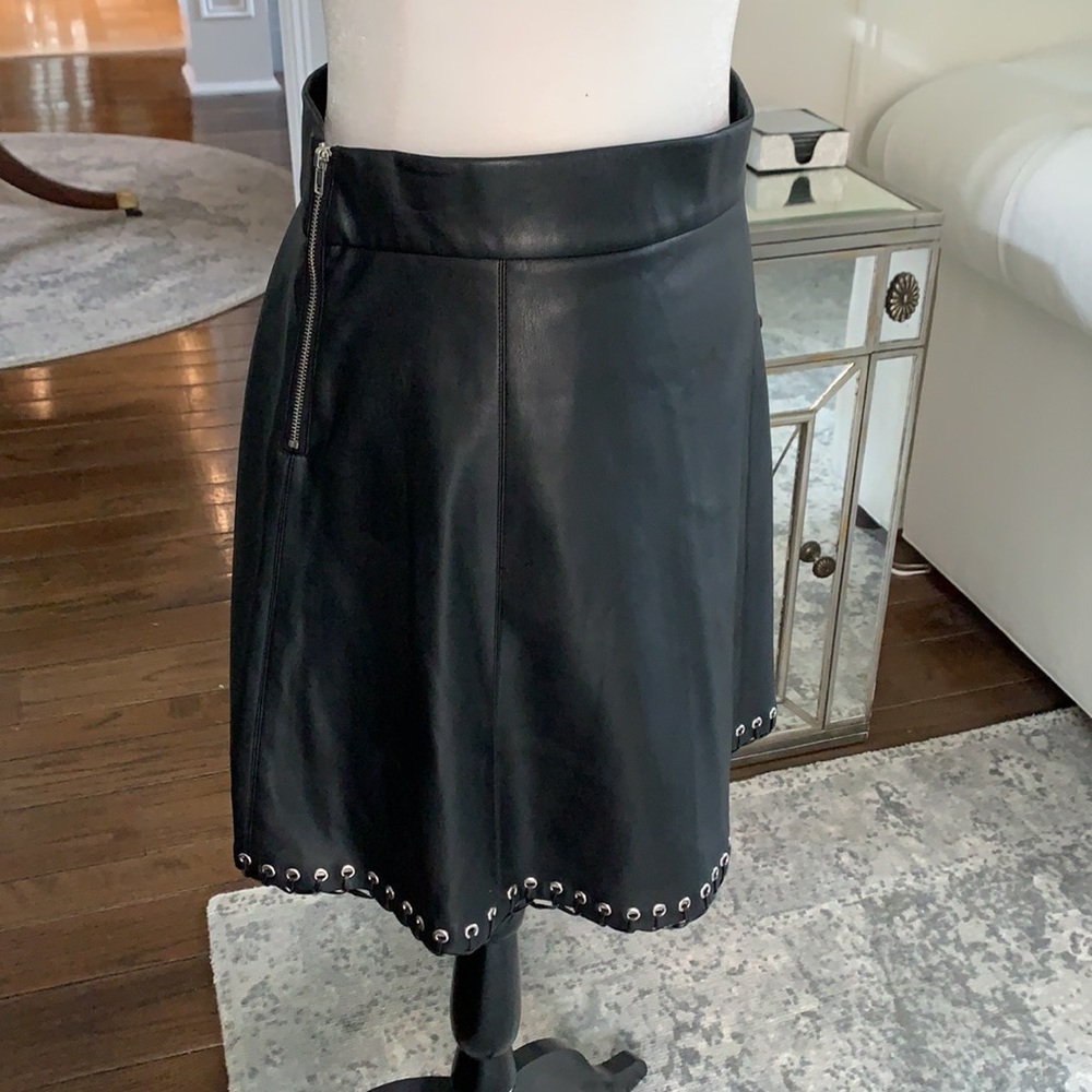 FULL BLACK FAUX LEATHER SKIRT